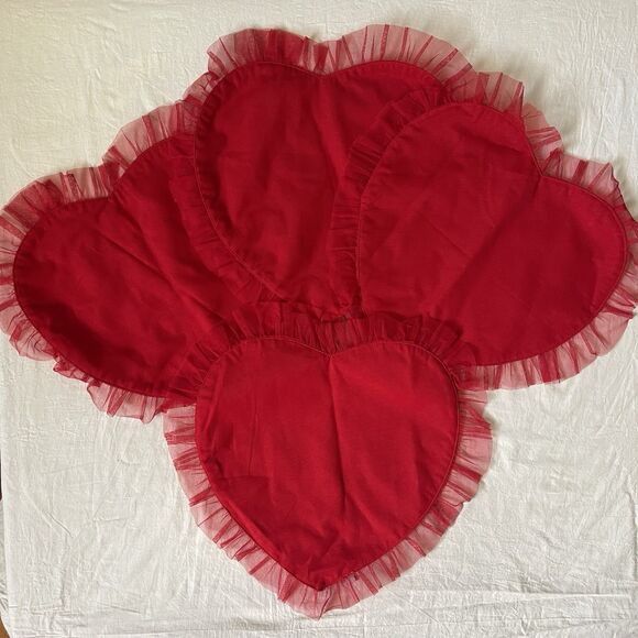 Nicole Miller Set Of 4 Red Heart Shape Ruffles Valentines Day Placemats - Picture 1 of 9